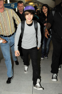 29.04 | Justin Bieber chegando em Paris