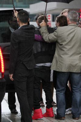 09.09 | Justin Bieber deixando seu hotel em Toronto
