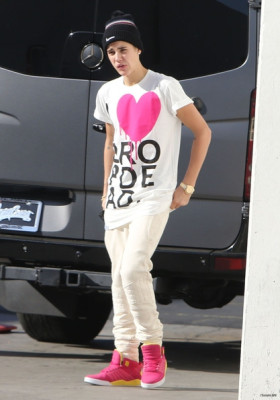 10.04 | Justin Bieber chegando no Sky High Sports