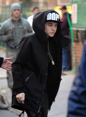 11.06 | Justin Bieber deixando ensaios do Victoria's Secret Fashion Show