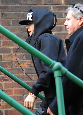 11.06 | Justin Bieber deixando ensaios do Victoria's Secret Fashion Show