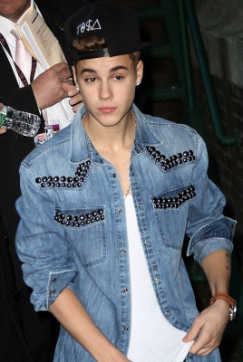 11.06 | Justin Bieber deixando o Lexington Armory em Nova York