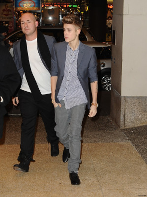 11.08 | Justin Bieber deixando espetáculo em Nova York