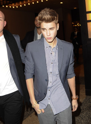 11.08 | Justin Bieber deixando espetáculo em Nova York