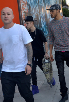 13.11 | Justin Bieber passeando em Los Angeles