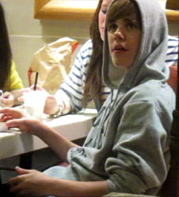 29.04 | Justin Bieber no Mcdonalds