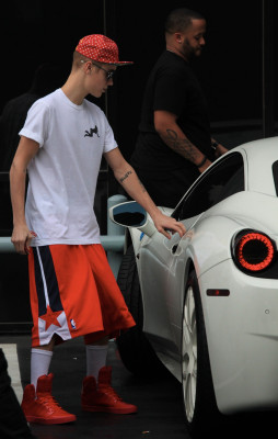 15.11 | Justin Bieber deixando centro médico em LA