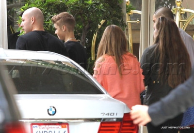 18.11 | Justin Bieber deixando o hotel Four Season