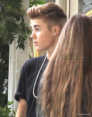 18.11 | Justin Bieber deixando o hotel Four Season