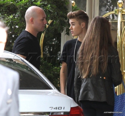 18.11 | Justin Bieber deixando o hotel Four Season