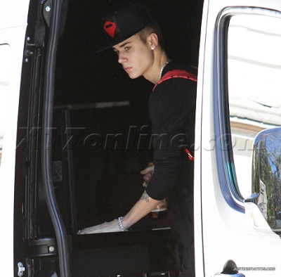19.11 | Justin Bieber esperando Selena Gomez num hospital em Los Angeles
