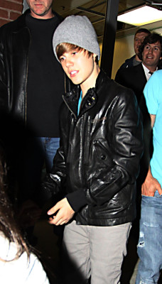 17.04 | Justin Bieber deixando o Juno Awards