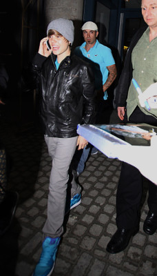 17.04 | Justin Bieber deixando o Juno Awards