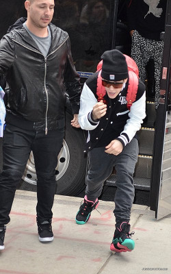30.11 | Justin Bieber chegando em seu hotel em Toronto