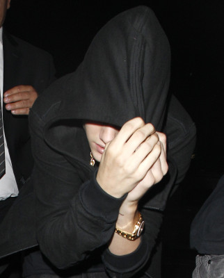 12.04 | Justin Bieber deixando posto de gasolina em LA