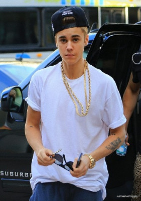 12.10 | Justin Bieber passeando em Miami