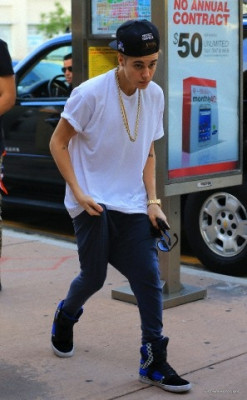 12.10 | Justin Bieber passeando em Miami