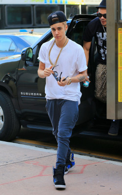 12.10 | Justin Bieber passeando em Miami
