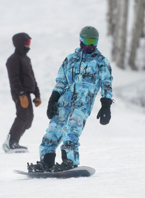 31.12 | Aproveitando uma manhã de snowboard com os amigos em Aspen