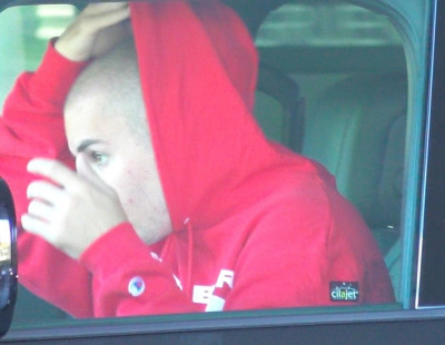 20.01 | Faz recados com seu Range Rover em Beverly Hills