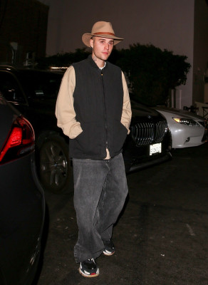 20.01 | Saí para jantar sozinha no Il Pastaio, em Beverly Hills