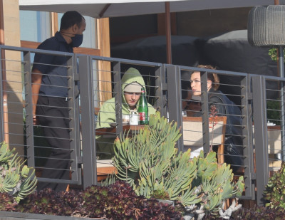 14.02 | Almoço de Dia dos Namorados no restaurante Nobu, em Malibu