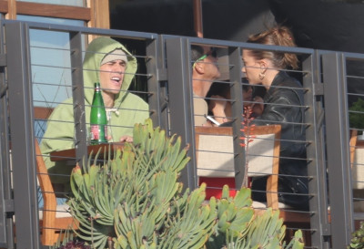 14.02 | Almoço de Dia dos Namorados no restaurante Nobu, em Malibu