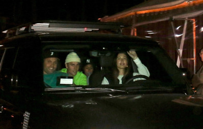 17.02 | Saindo após um jantar com amigos no Matsuhisa, em Beverly Hills