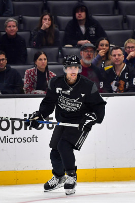 23.02 | Justin Bieber no evento "Patine por uma LA Forte", realizado pela NHL e pelo Los Angeles Kings.