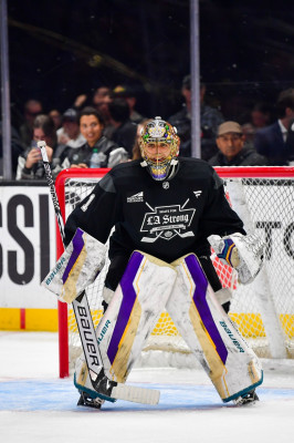23.02 | Justin Bieber no evento "Patine por uma LA Forte", realizado pela NHL e pelo Los Angeles Kings.