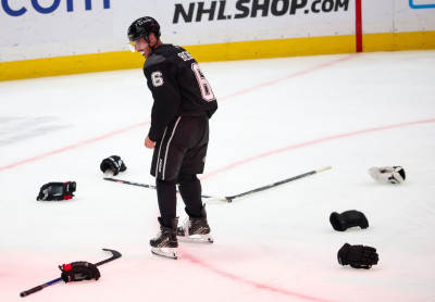 23.02 | Justin Bieber no evento "Patine por uma LA Forte", realizado pela NHL e pelo Los Angeles Kings.
