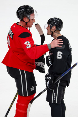 23.02 | Justin Bieber no evento "Patine por uma LA Forte", realizado pela NHL e pelo Los Angeles Kings.