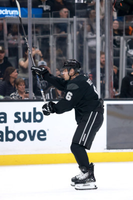 23.02 | Justin Bieber no evento "Patine por uma LA Forte", realizado pela NHL e pelo Los Angeles Kings.