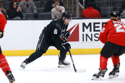 23.02 | Justin Bieber no evento "Patine por uma LA Forte", realizado pela NHL e pelo Los Angeles Kings.