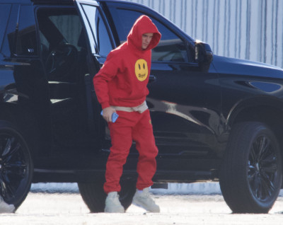 13.03 | Embarca em um jato particular em Los Angeles