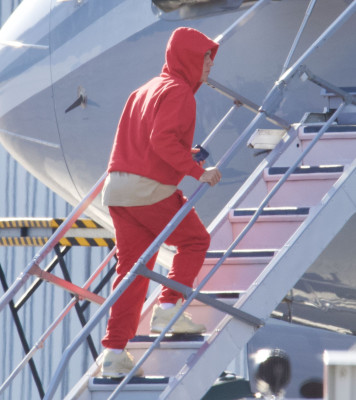13.03 | Embarca em um jato particular em Los Angeles