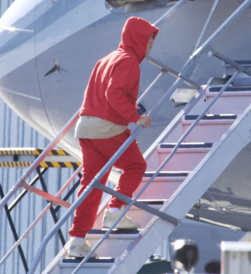 13.03 | Embarca em um jato particular em Los Angeles