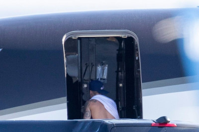 16.03 | Embarca em um jato particular em Los Angeles