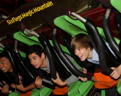 05.08 | Justin Bieber no Six Flags Magic Mountain