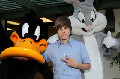 05.08 | Justin Bieber no Six Flags Magic Mountain