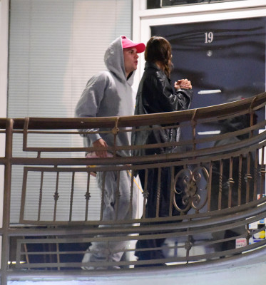 26.04 | Em um jantar romântico no Sushi Park, em Los Angeles
