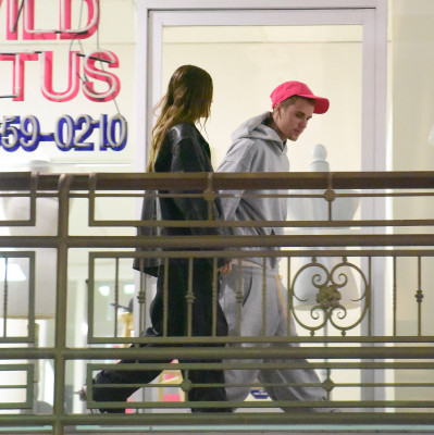 26.04 | Em um jantar romântico no Sushi Park, em Los Angeles
