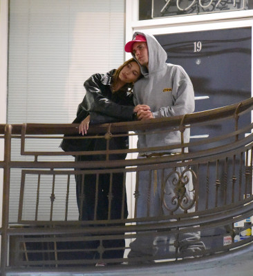 26.04 | Em um jantar romântico no Sushi Park, em Los Angeles