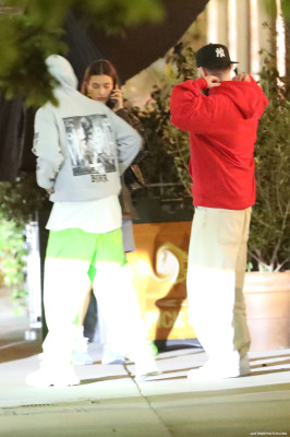 05.05 | Em frente a um restaurante italiano em Los Angeles