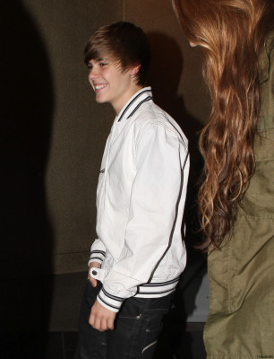 05.10 | Justin e Miley Cyrus deixando um restaurante