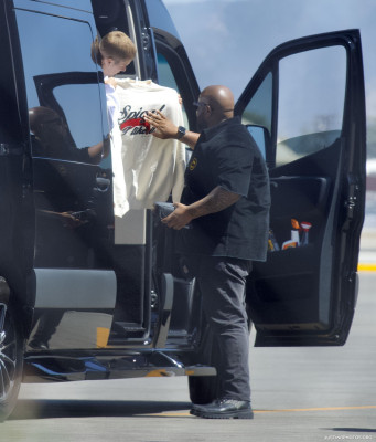 01.06 | Embarque em um jato particular em Los Angeles