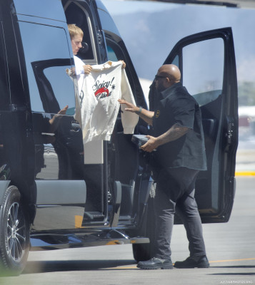 01.06 | Embarque em um jato particular em Los Angeles