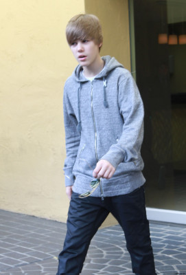 15.05 | Justin Bieber deixando seu hotel