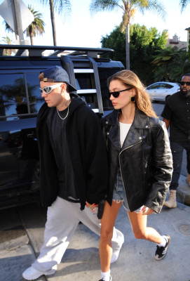 29.06 | Chega a uma missa na Igreja Churchome, em Beverly Hills