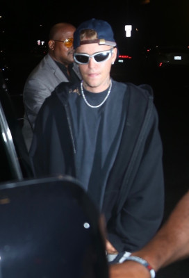 29.06 | Saindo da igreja Churchome, em Beverly Hills